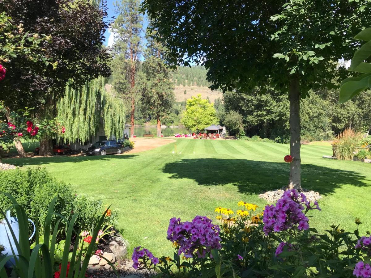 Rayleigh Riverfront Retreat- Peaceful Garden Oasis-25 Minutes To Ski Hill Kamloops Kültér fotó